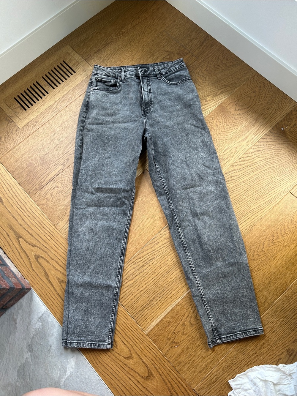 Women’s Faded black jeans
